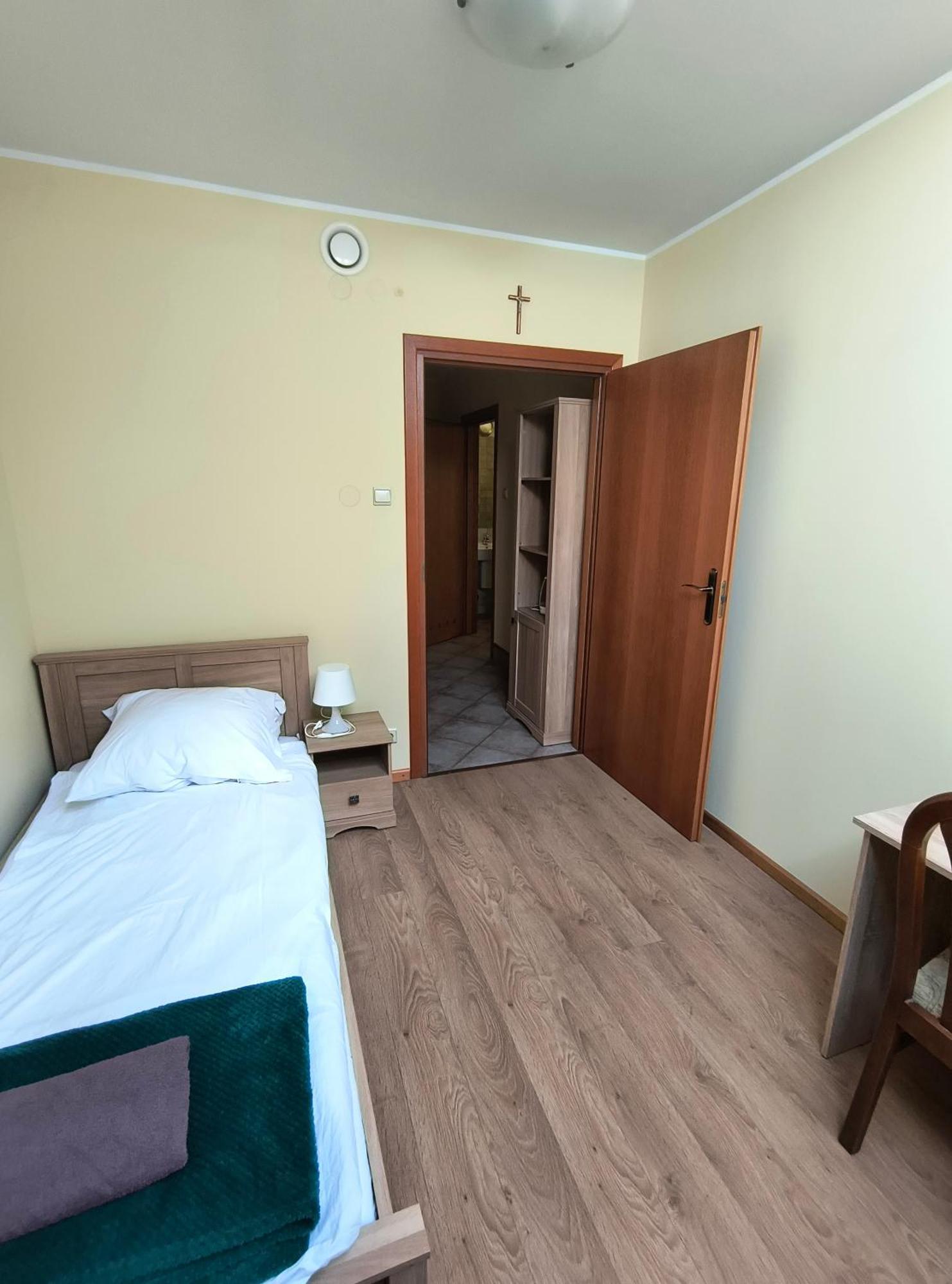 Dobry Zakatek Dom Rekolekcyjny Hotel Konstancin-Jeziorna Exterior photo